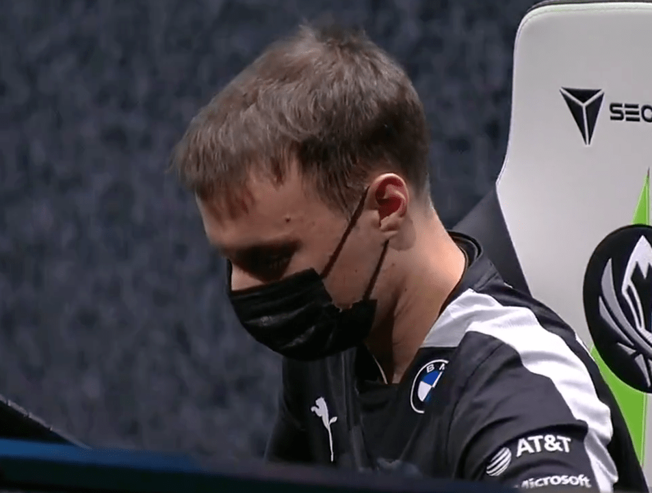 九游-包含Ming回归赛场，败北首场状态亮眼，FPX观众沸腾！的词条